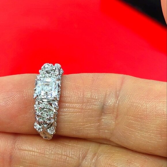 925 Sterling Silver Ring Sz 7 with D Colour Moissanite Gemstone - Picture 10 of 12